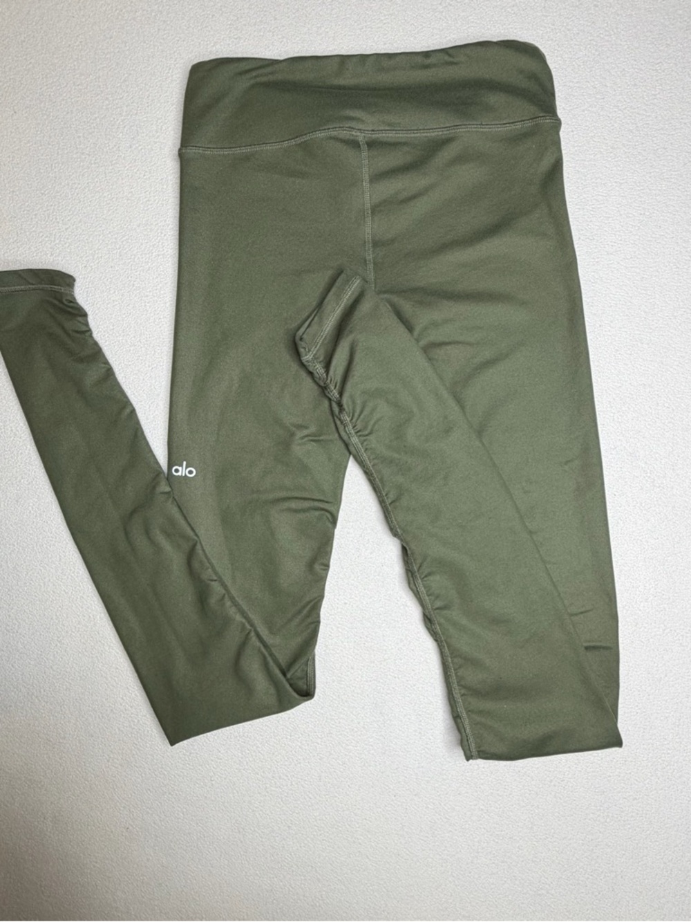 Alo Yoga Idol Ruched Leggings•Olive Green - Picture 7 of 13